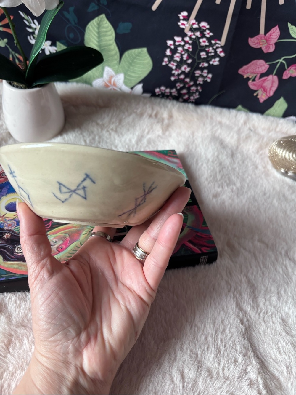 Handcrafted Ceramic Bind Rune Bowl - Picture 2 of 5